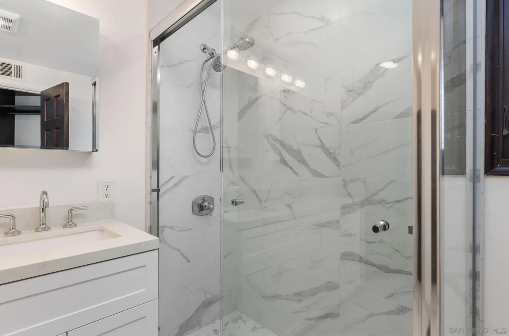 La Jolla, California 92037, United States, 3 Bedrooms Bedrooms, ,2 BathroomsBathrooms,Residential,Active,106066