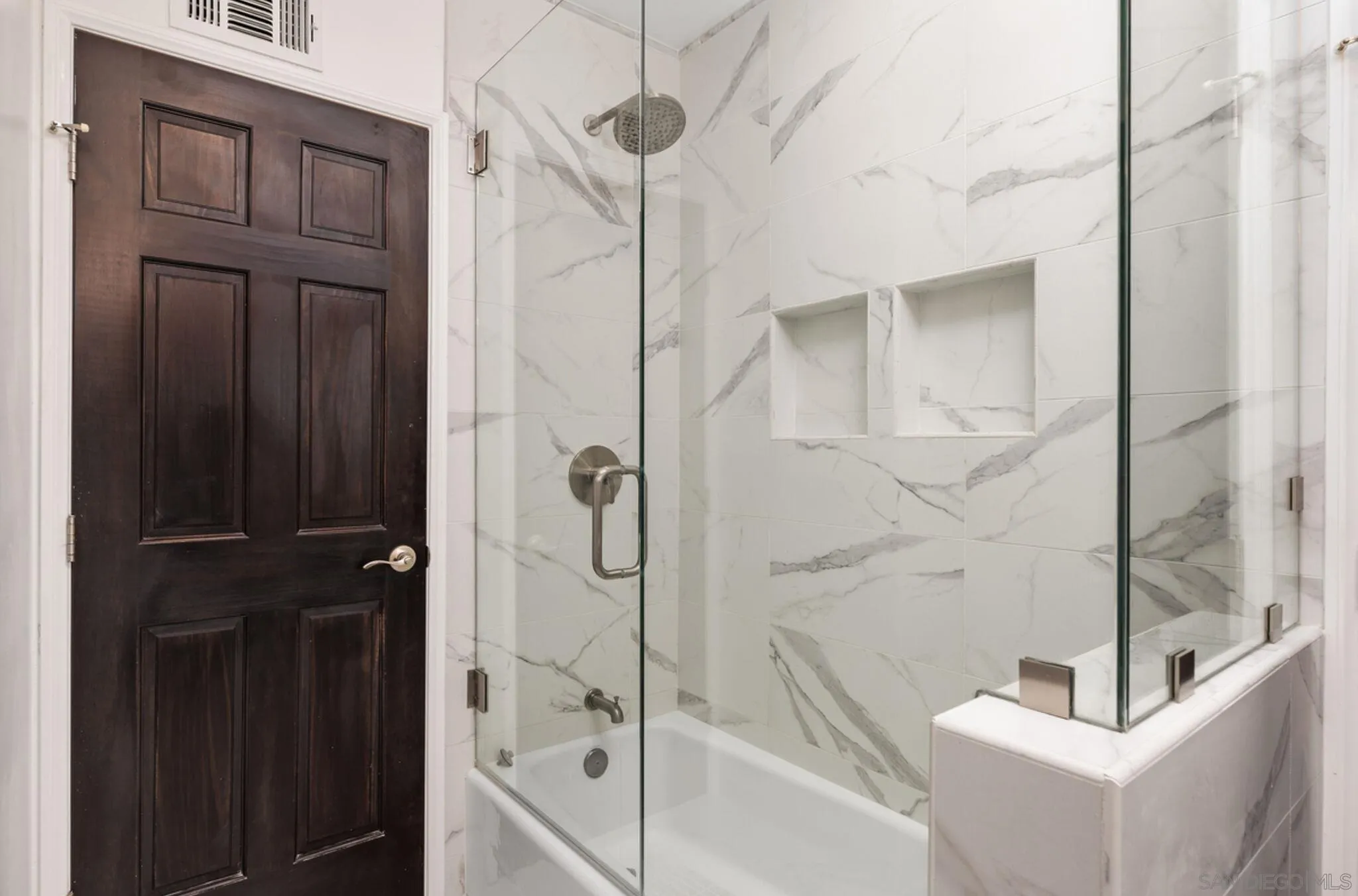 La Jolla, California 92037, United States, 3 Bedrooms Bedrooms, ,2 BathroomsBathrooms,Residential,Active,106066