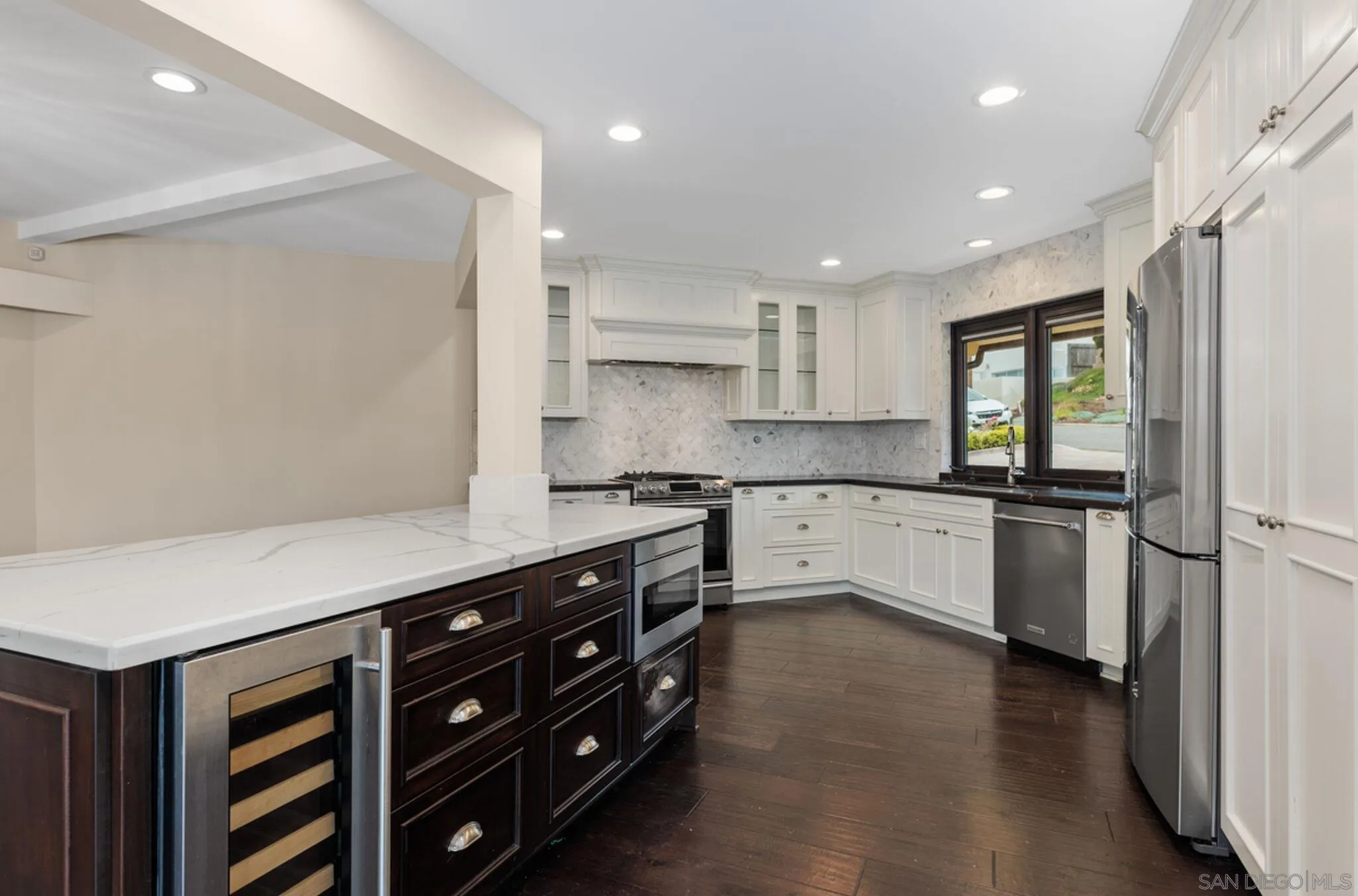 La Jolla, California 92037, United States, 3 Bedrooms Bedrooms, ,2 BathroomsBathrooms,Residential,Active,106066