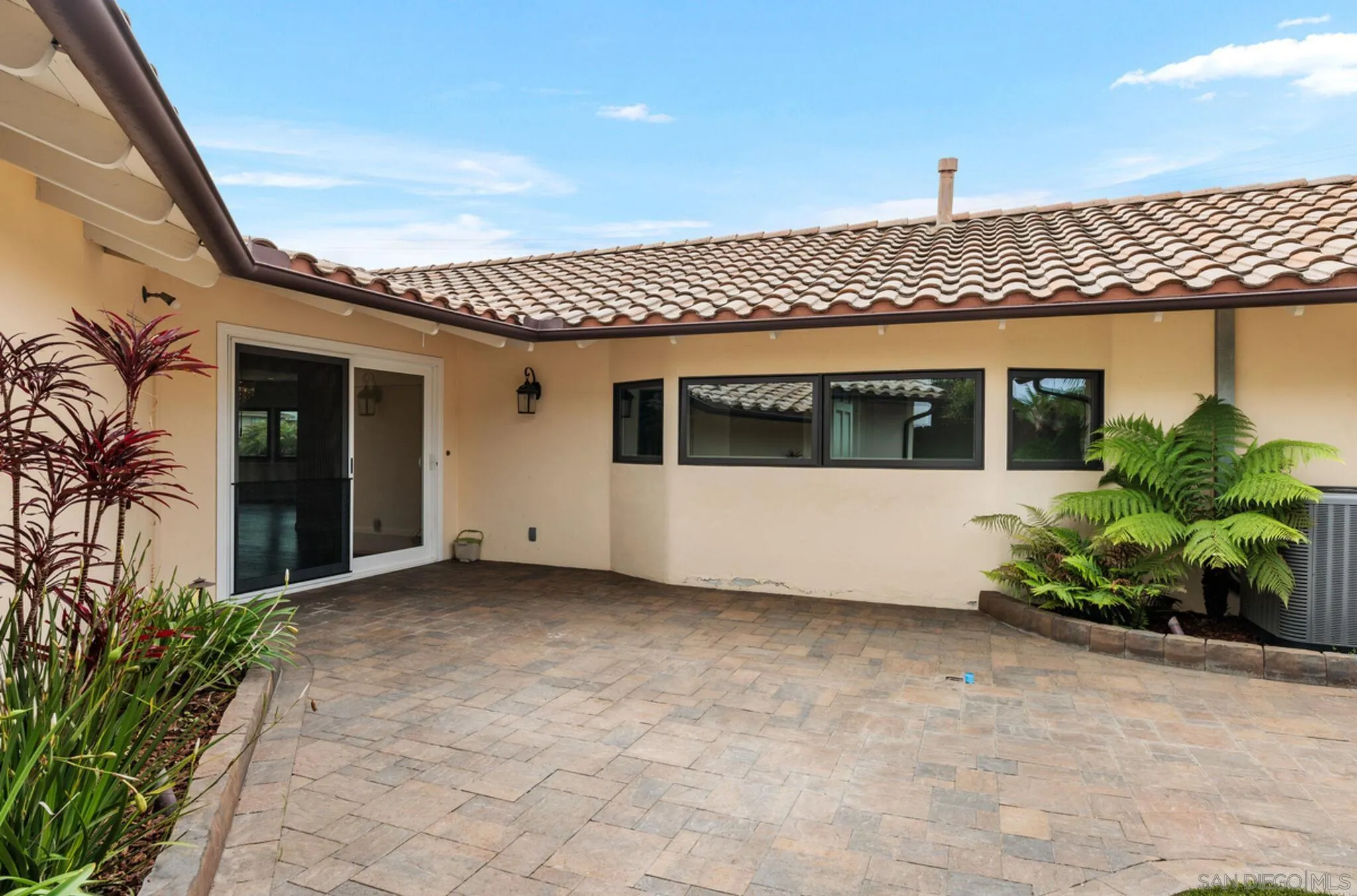 La Jolla, California 92037, United States, 3 Bedrooms Bedrooms, ,2 BathroomsBathrooms,Residential,Active,106066