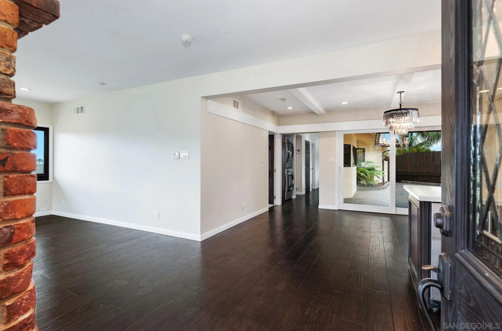 La Jolla, California 92037, United States, 3 Bedrooms Bedrooms, ,2 BathroomsBathrooms,Residential,Active,106066