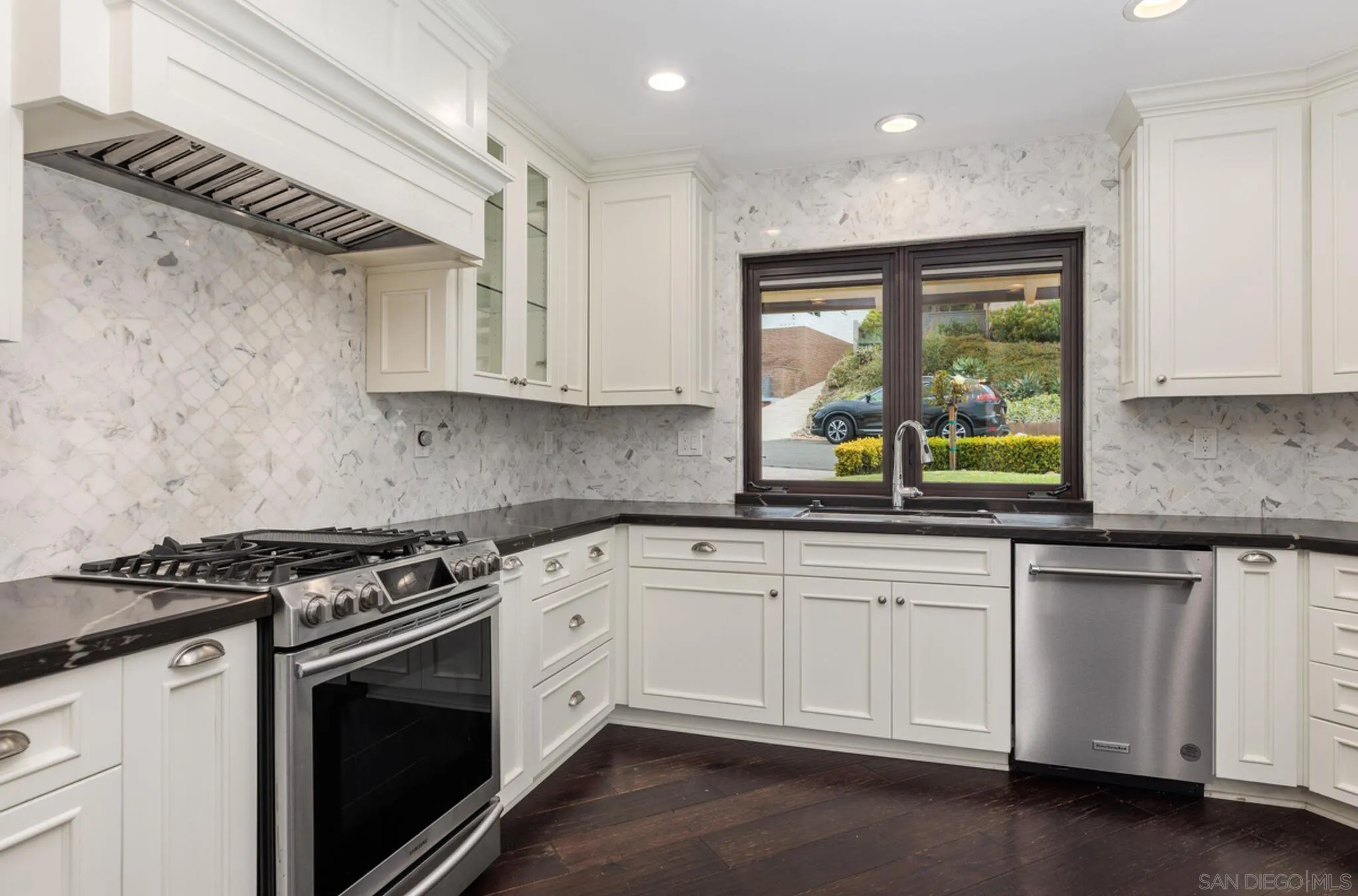 La Jolla, California 92037, United States, 3 Bedrooms Bedrooms, ,2 BathroomsBathrooms,Residential,Active,106066