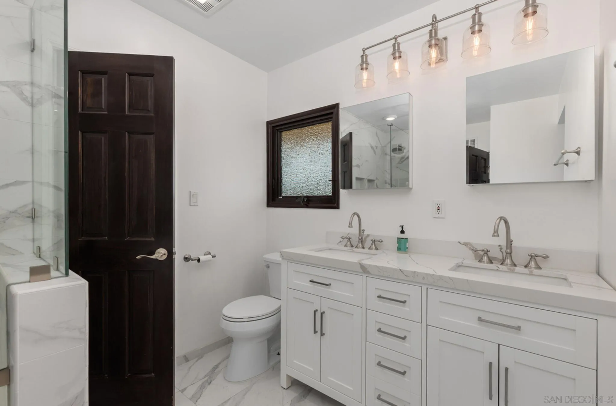 La Jolla, California 92037, United States, 3 Bedrooms Bedrooms, ,2 BathroomsBathrooms,Residential,Active,106066