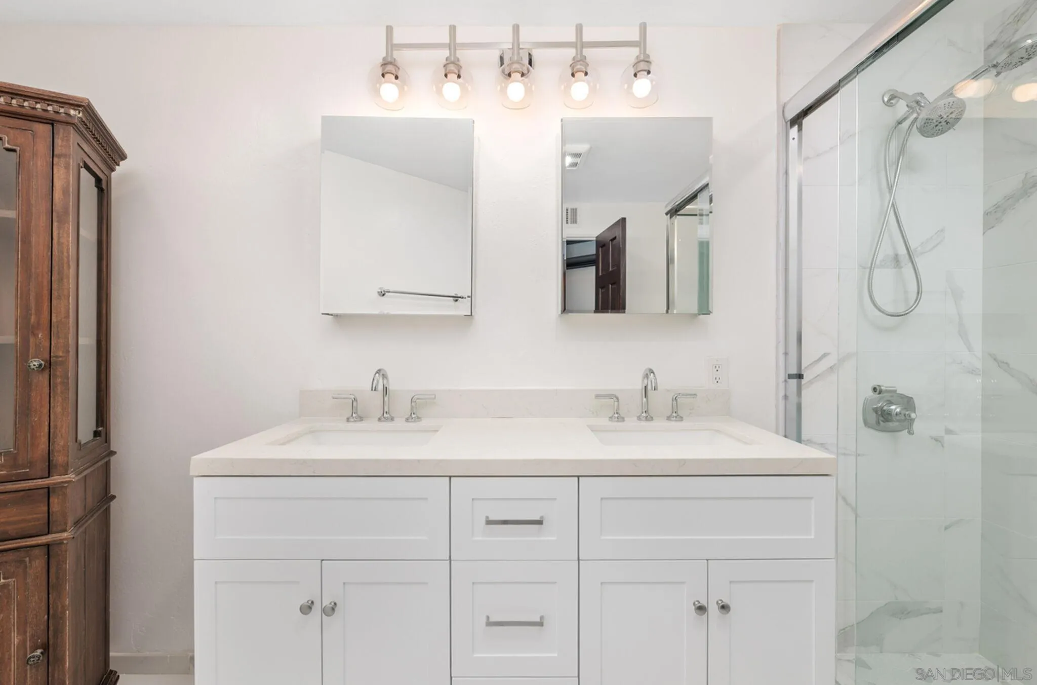 La Jolla, California 92037, United States, 3 Bedrooms Bedrooms, ,2 BathroomsBathrooms,Residential,Active,106066