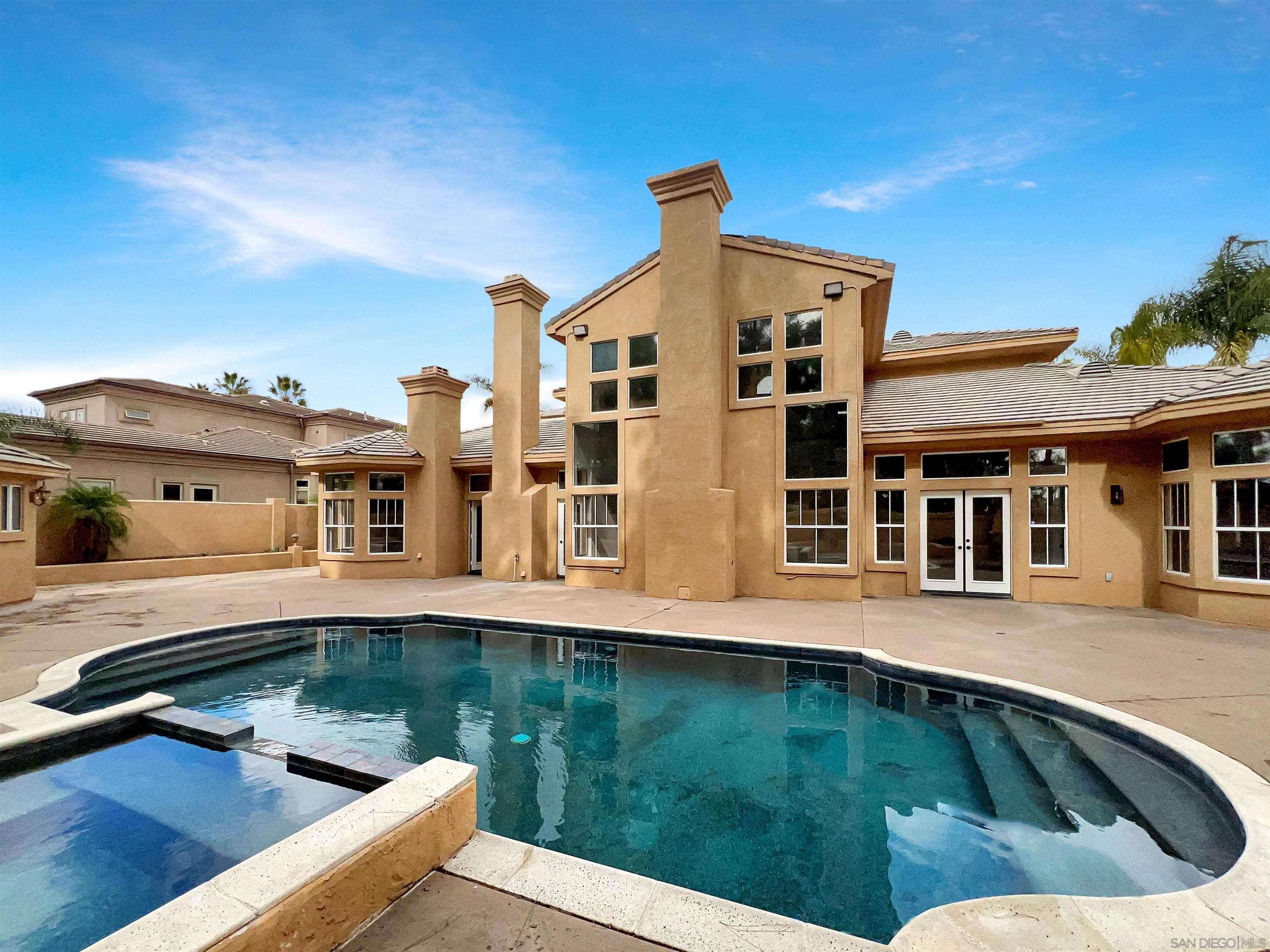 1128 Mansiones Ln