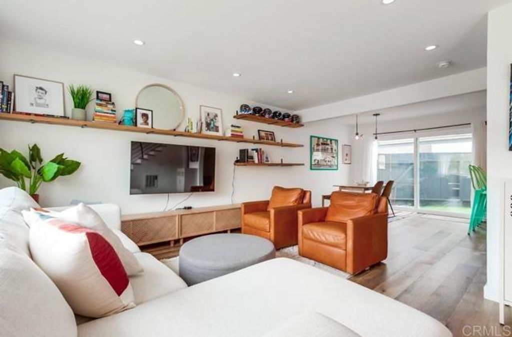 listing image 0