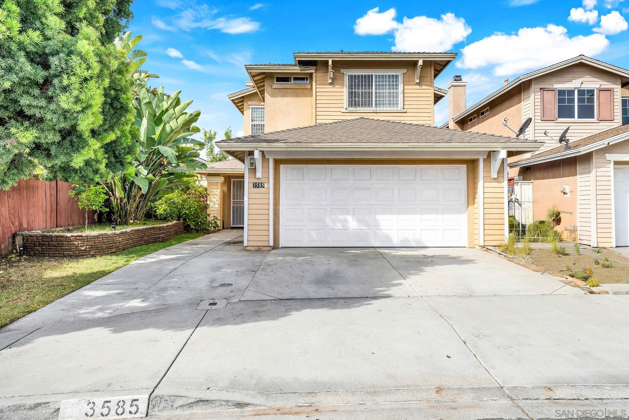 3585 Acacia St