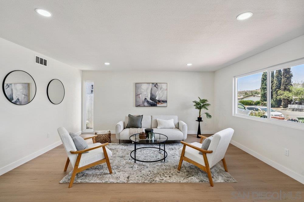 8313 Carlton Oaks Dr