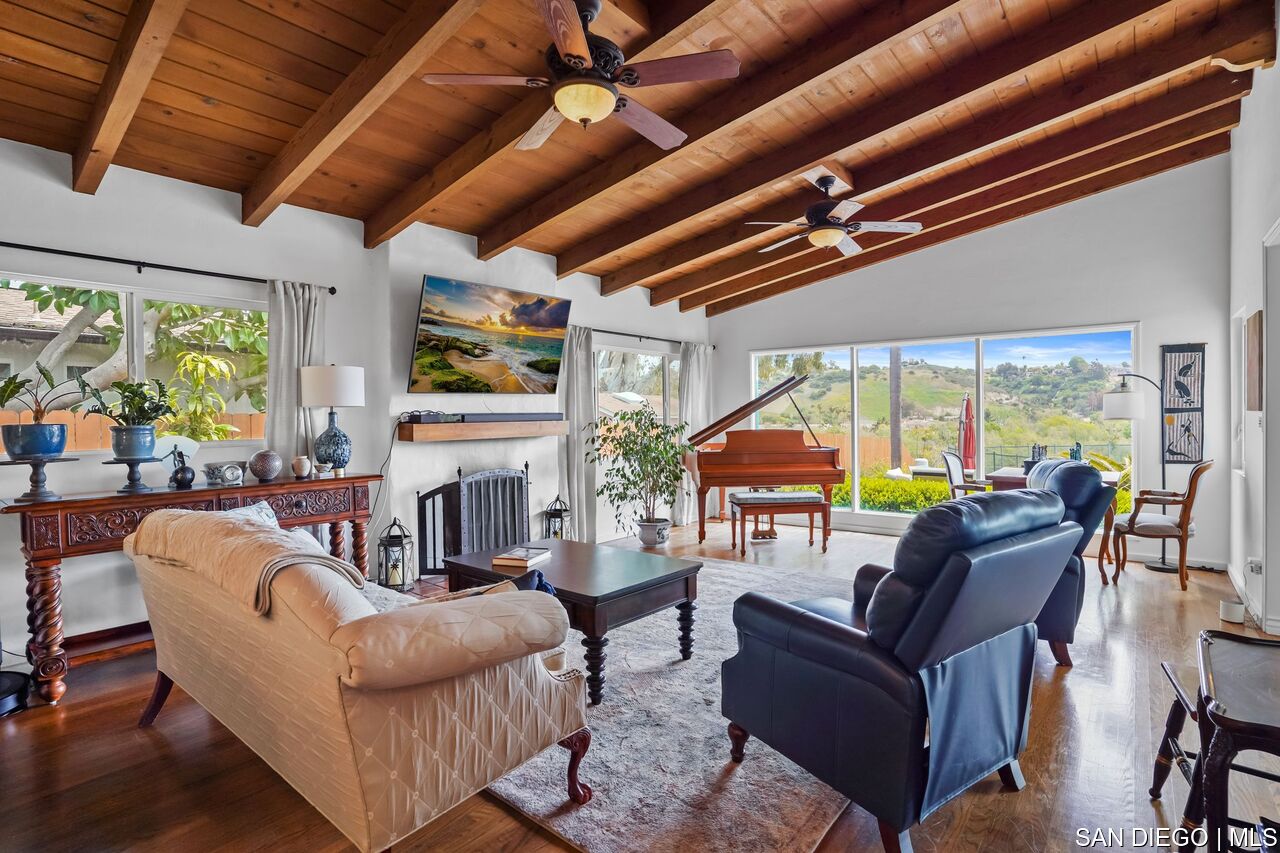 3342 RIO VISTA 3342 Rio Vista Dr