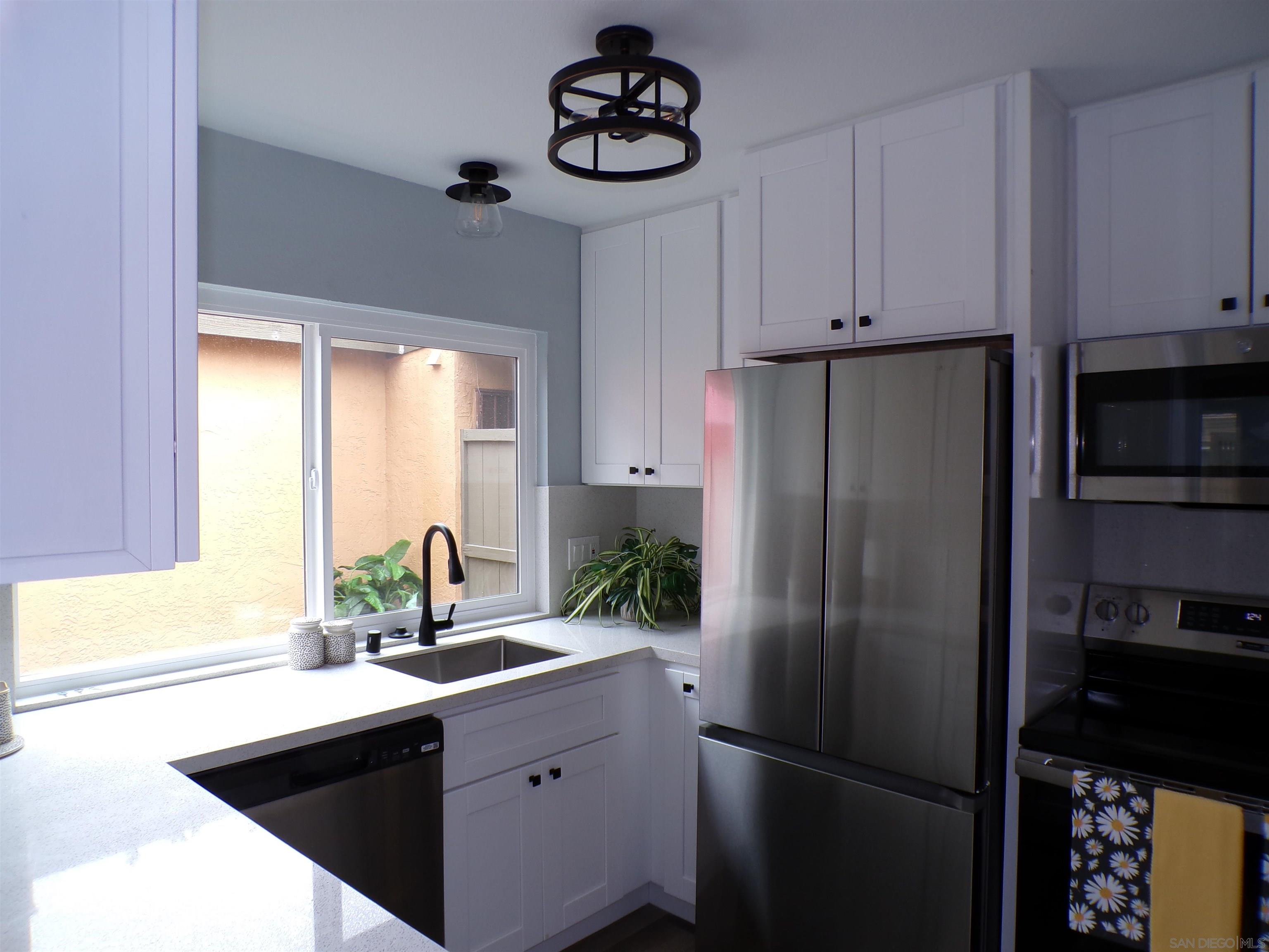 10563 Caminito Glenellen