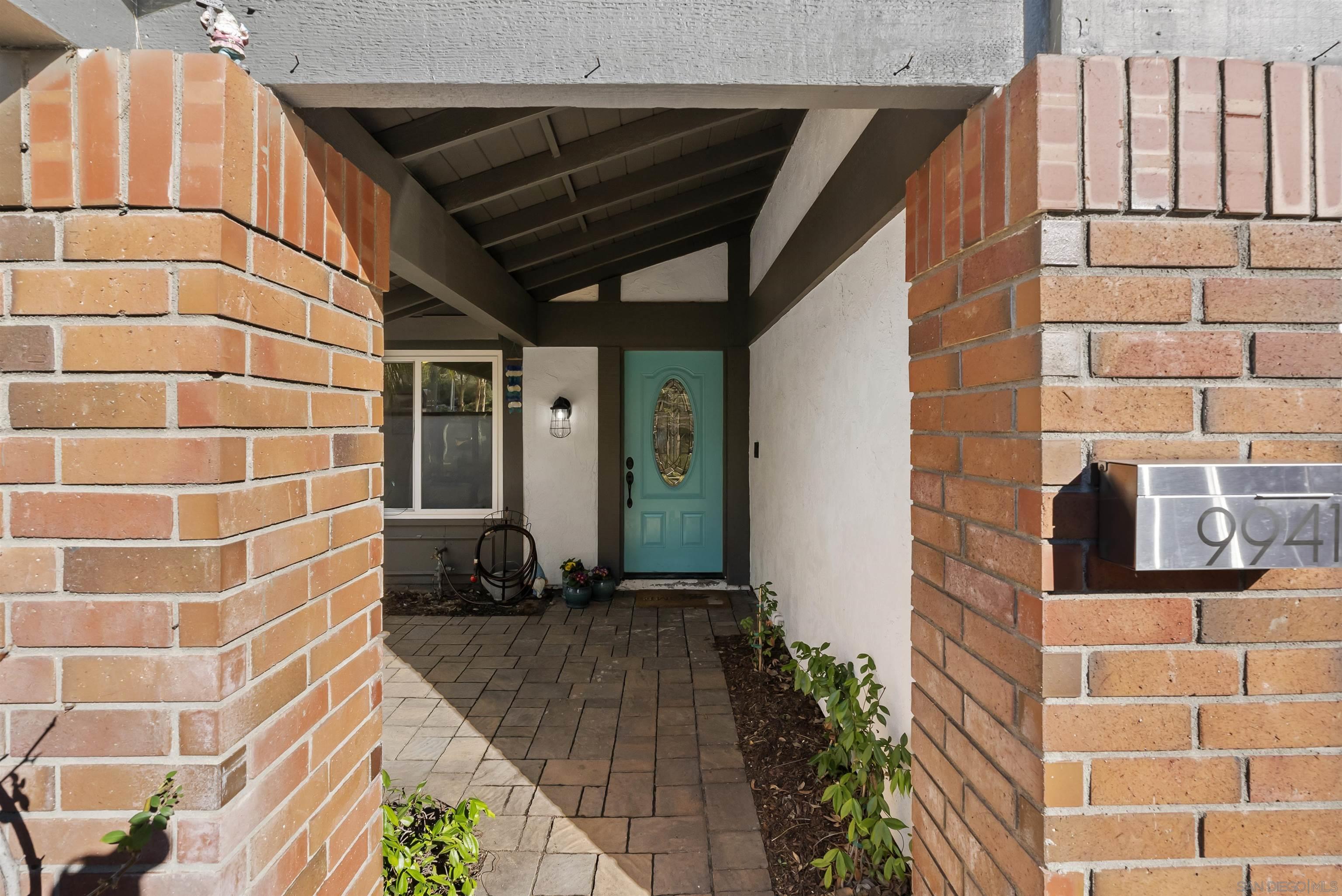 9941 Avenida Magnifica