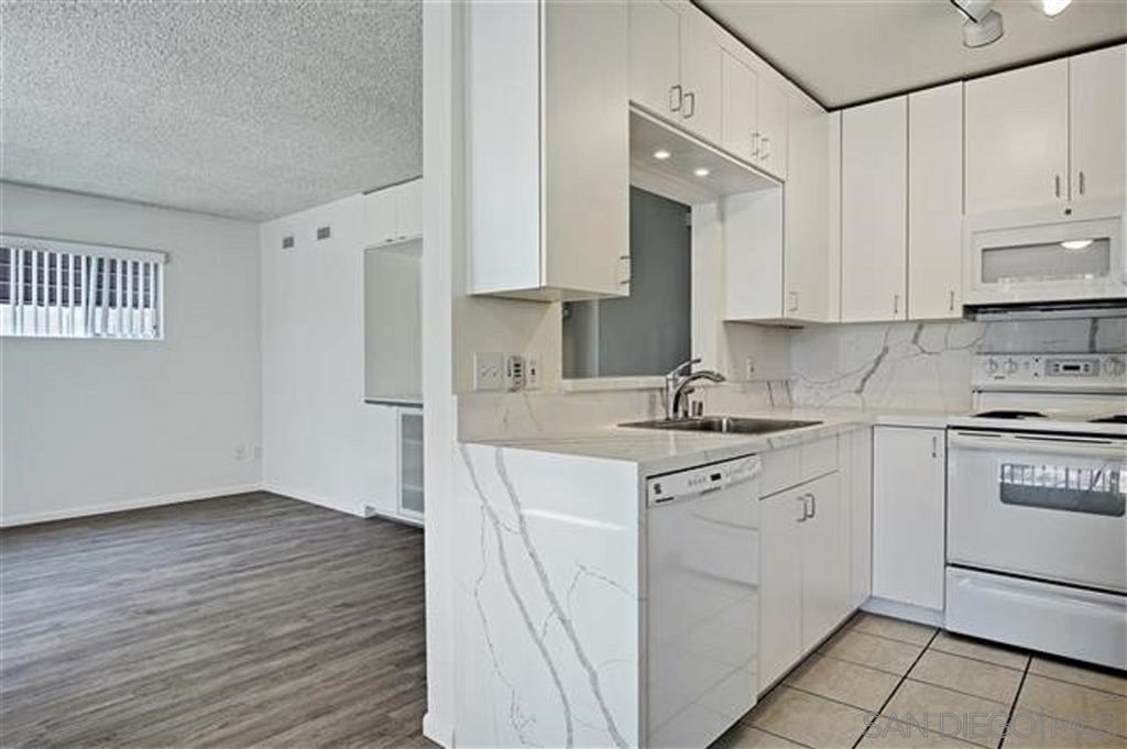 1112 - 1118 Thomas Avenue