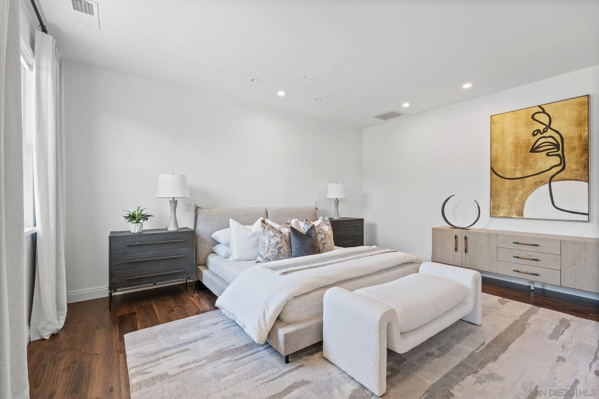 San Diego, California 92131, United States, 7 Bedrooms Bedrooms, ,5 BathroomsBathrooms,Residential,Active,128103