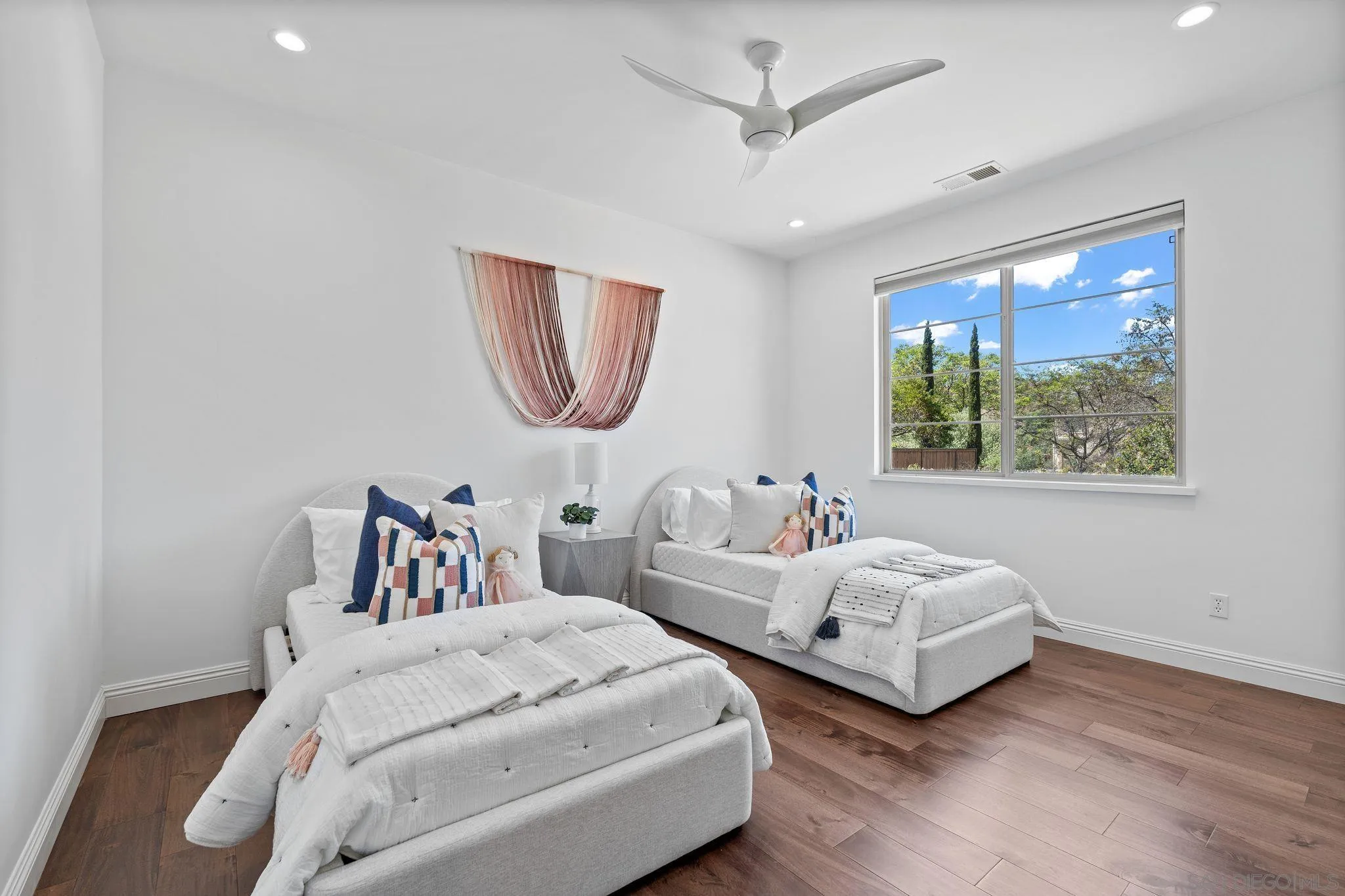 San Diego, California 92131, United States, 7 Bedrooms Bedrooms, ,5 BathroomsBathrooms,Residential,Active,128103