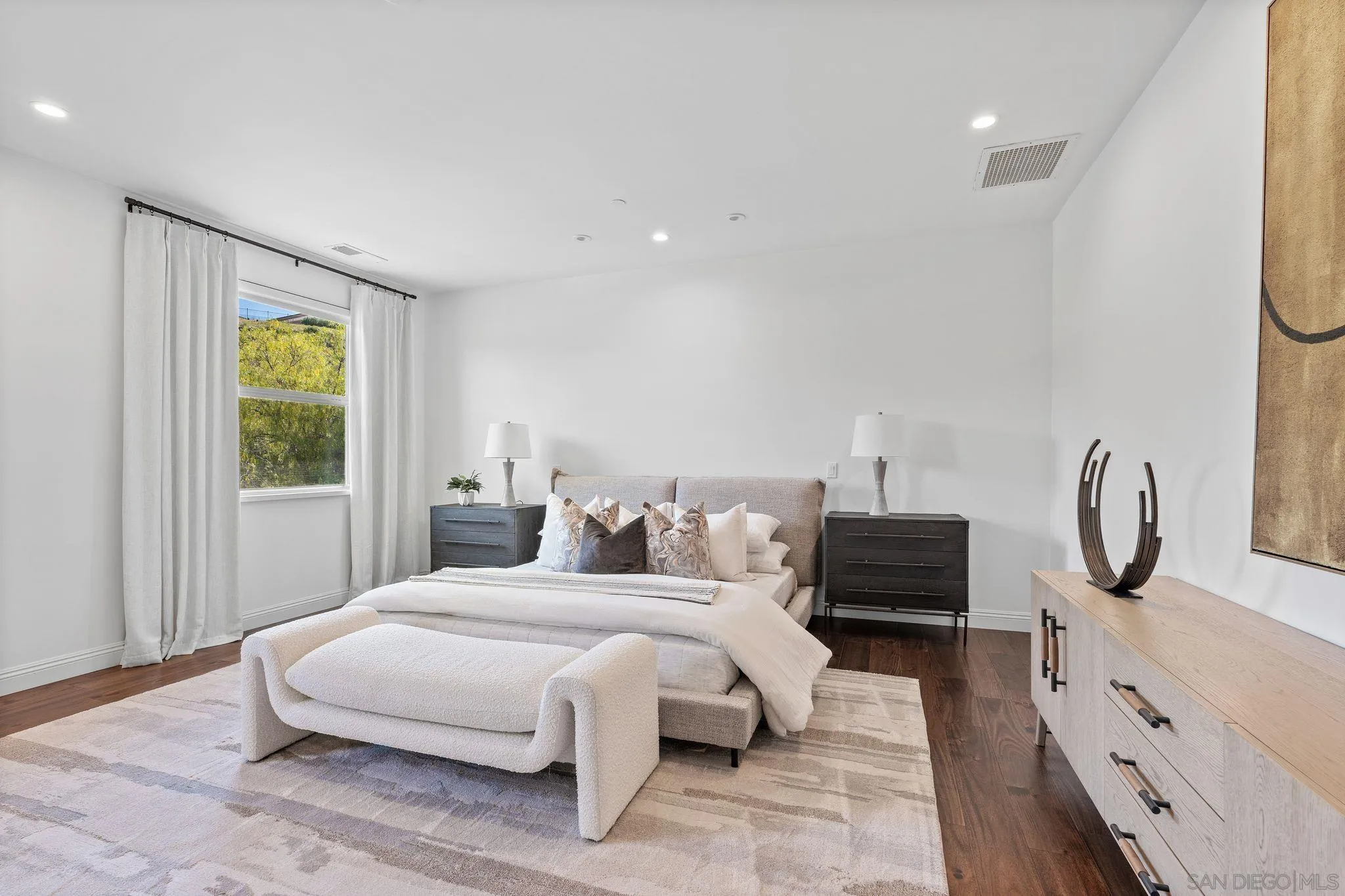 San Diego, California 92131, United States, 7 Bedrooms Bedrooms, ,5 BathroomsBathrooms,Residential,Active,128103