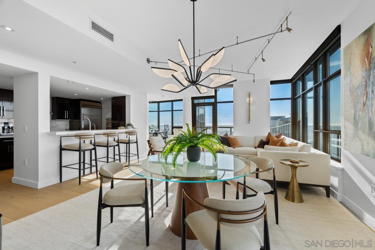 700 W E St 4302