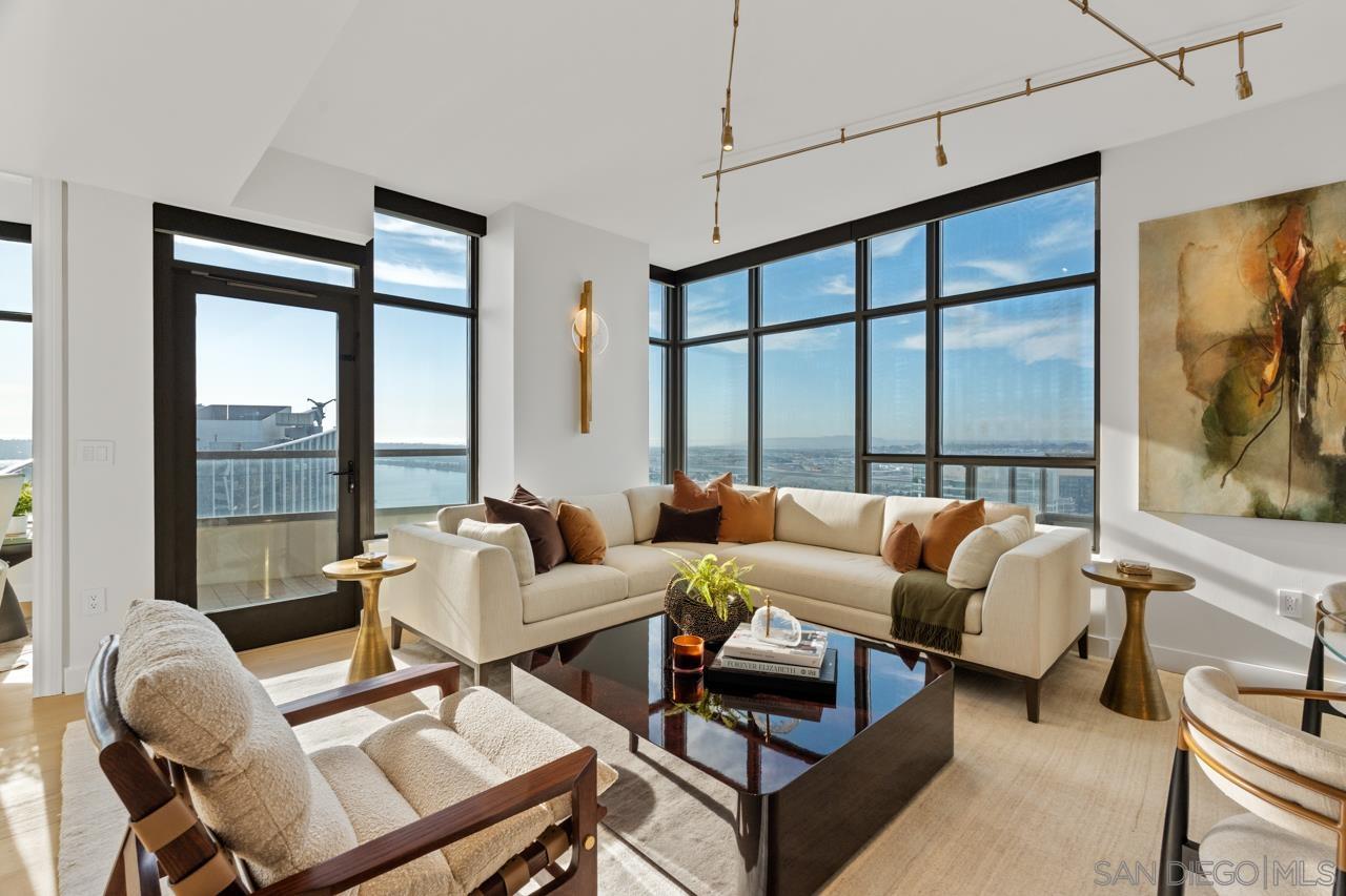 700 W E St 4302
