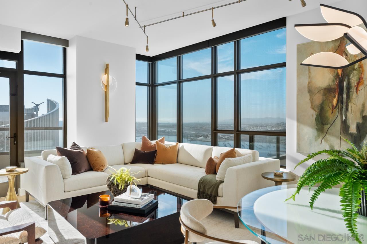 700 W E St 4302