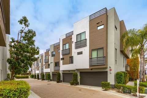 2511  State St Carlsbad CA 92008