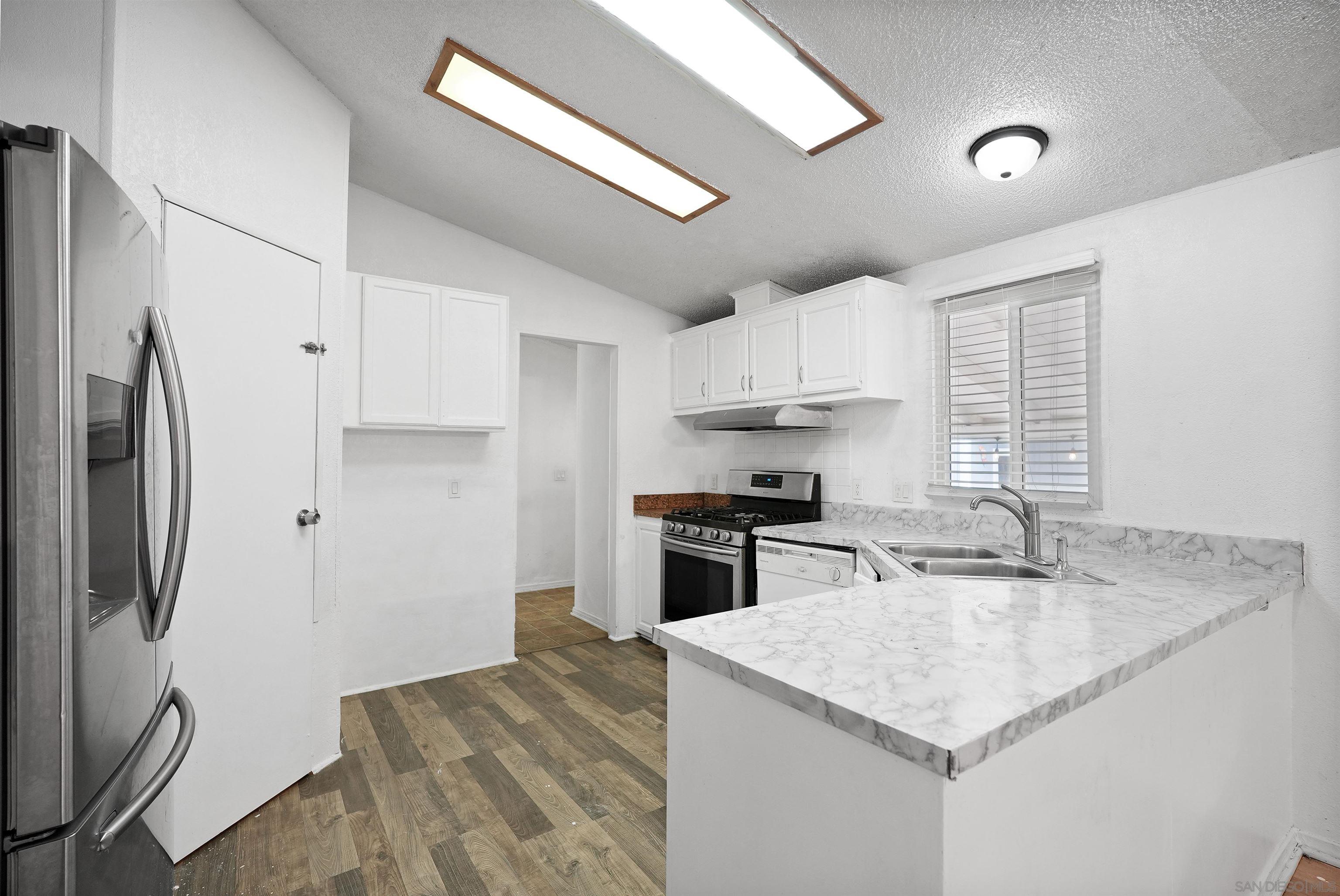 80 E Dawes St 127