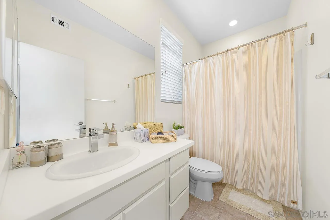 Chula Vista, California 91915, United States, 2 Bedrooms Bedrooms, ,3 BathroomsBathrooms,Residential,Active,15616