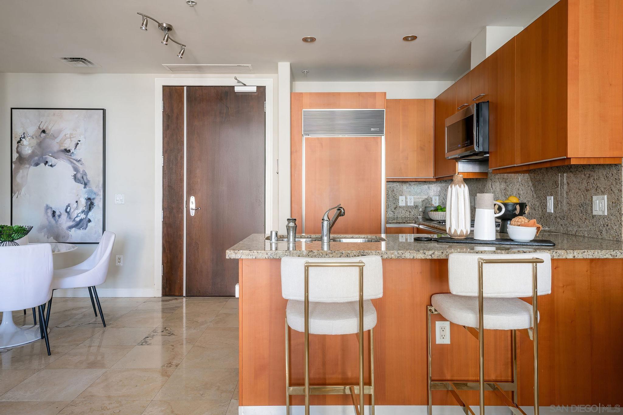 550 Front St 702