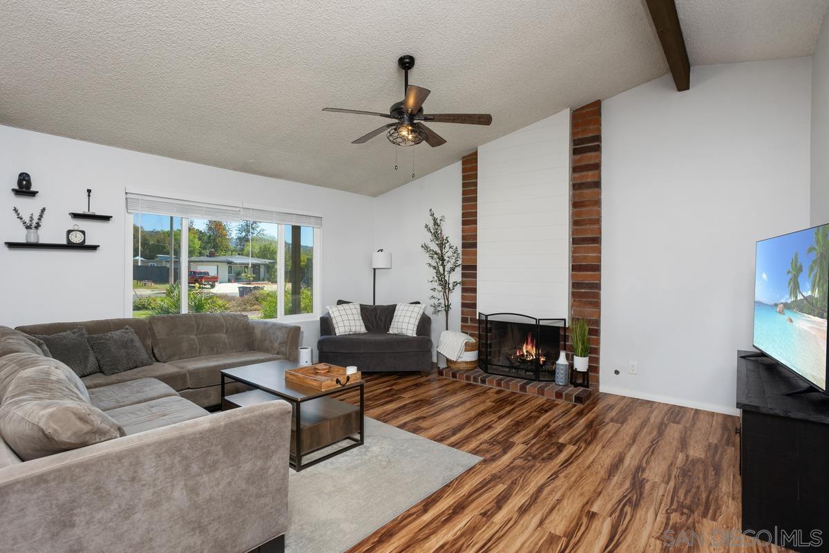 941 S Citrus Ave
