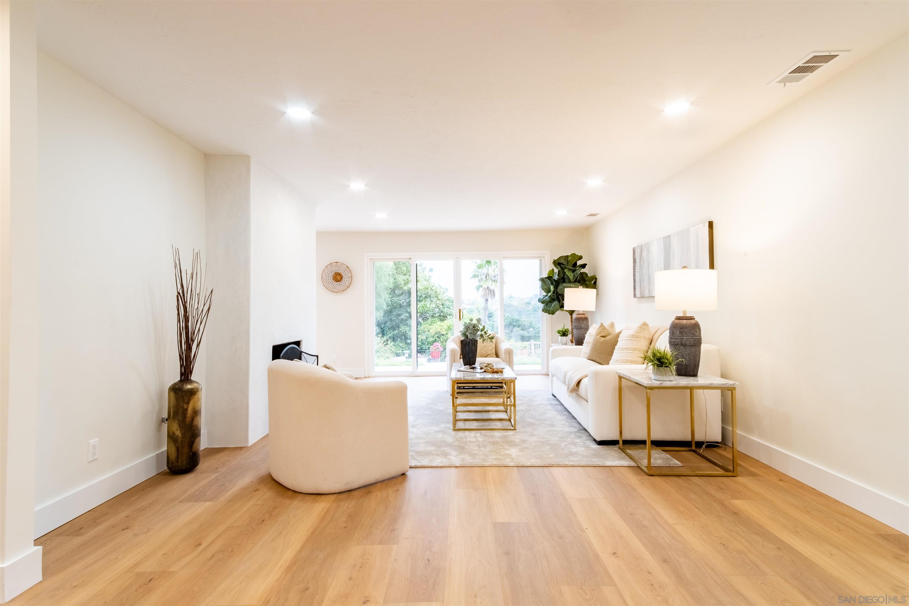 436 Montana Luna Ct