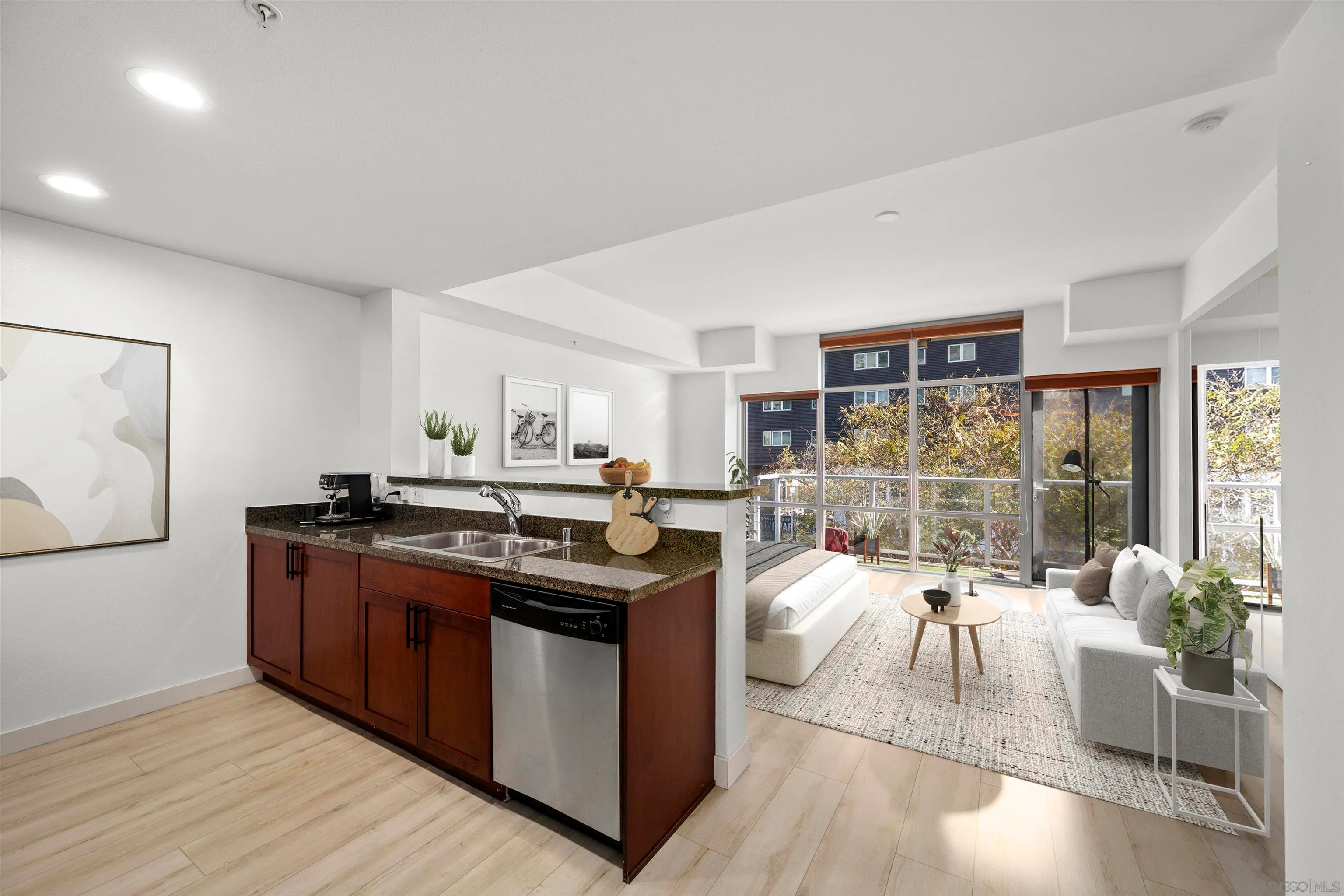 San Diego, California 92101, United States, ,1 BathroomBathrooms,Residential,Pending,6489