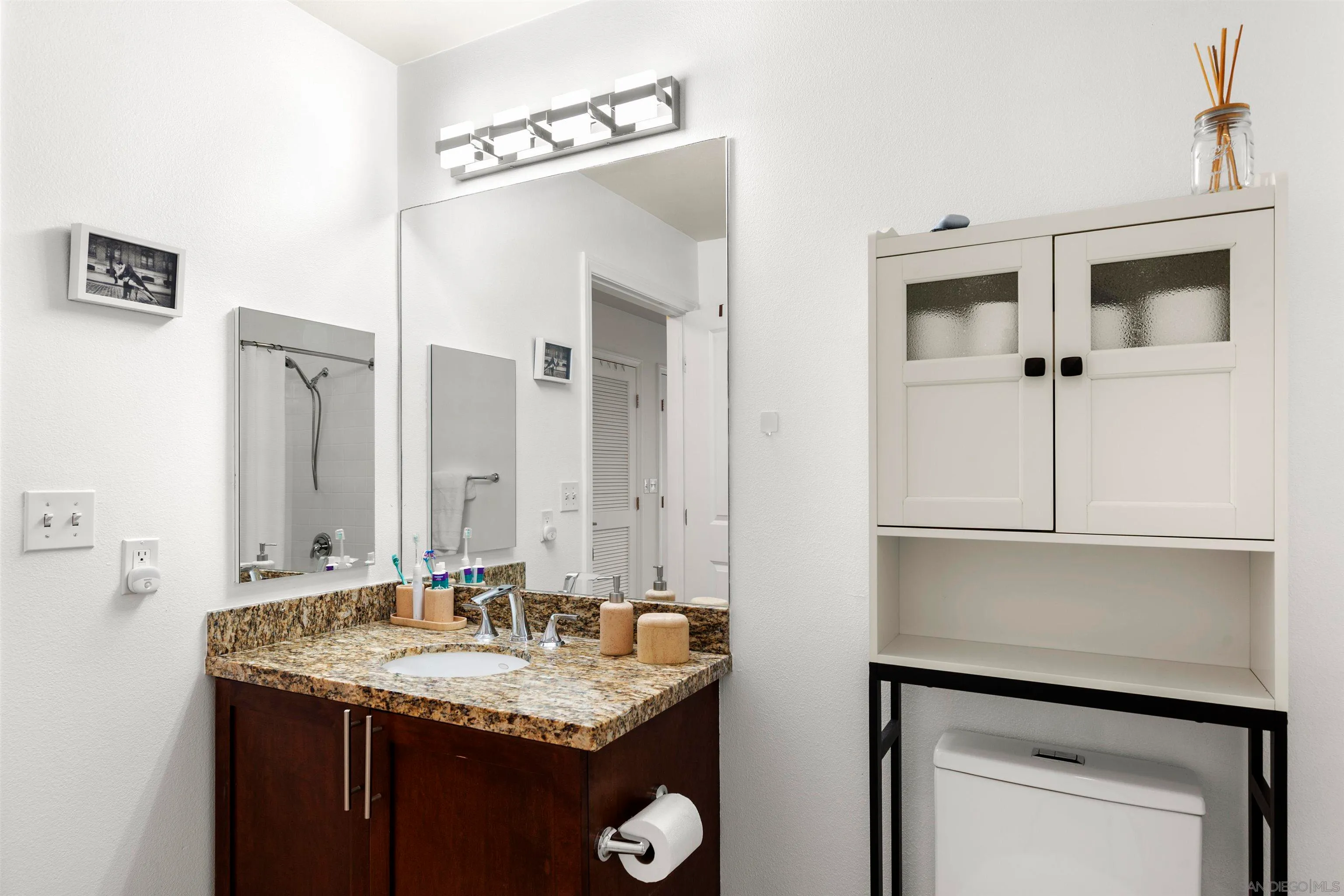 San Diego, California 92101, United States, ,1 BathroomBathrooms,Residential,Pending,6489