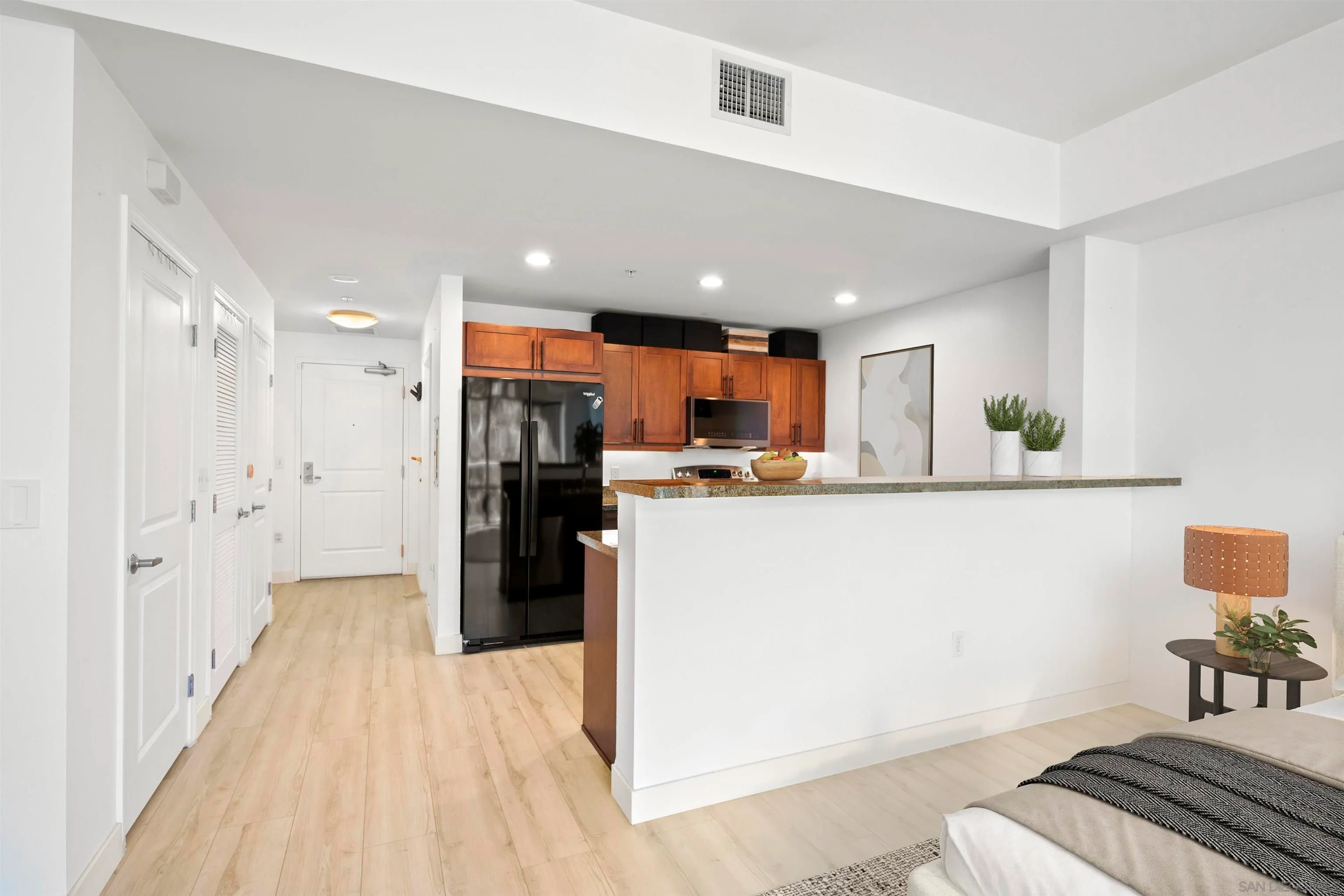 San Diego, California 92101, United States, ,1 BathroomBathrooms,Residential,Pending,6489