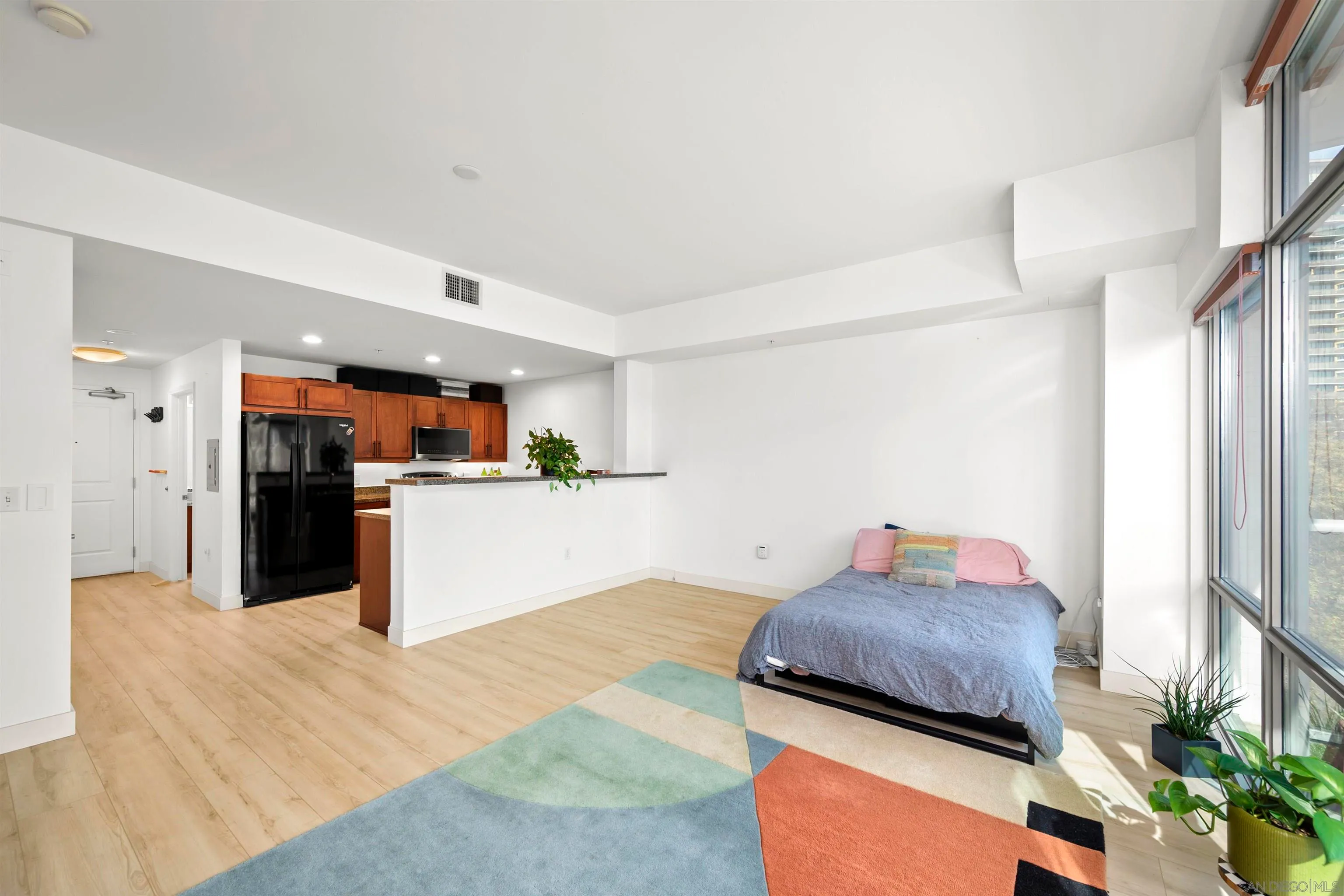 San Diego, California 92101, United States, ,1 BathroomBathrooms,Residential,Pending,6489