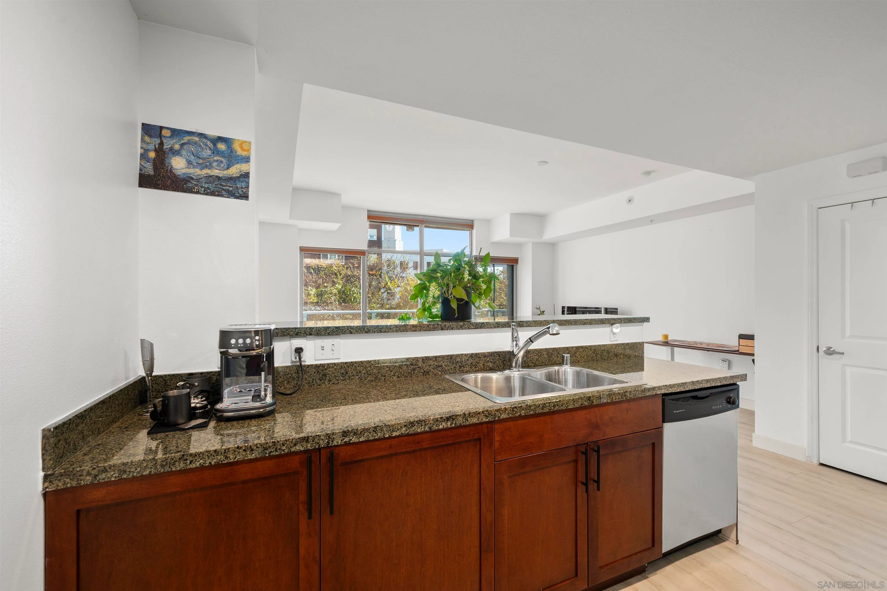 San Diego, California 92101, United States, ,1 BathroomBathrooms,Residential,Pending,6489