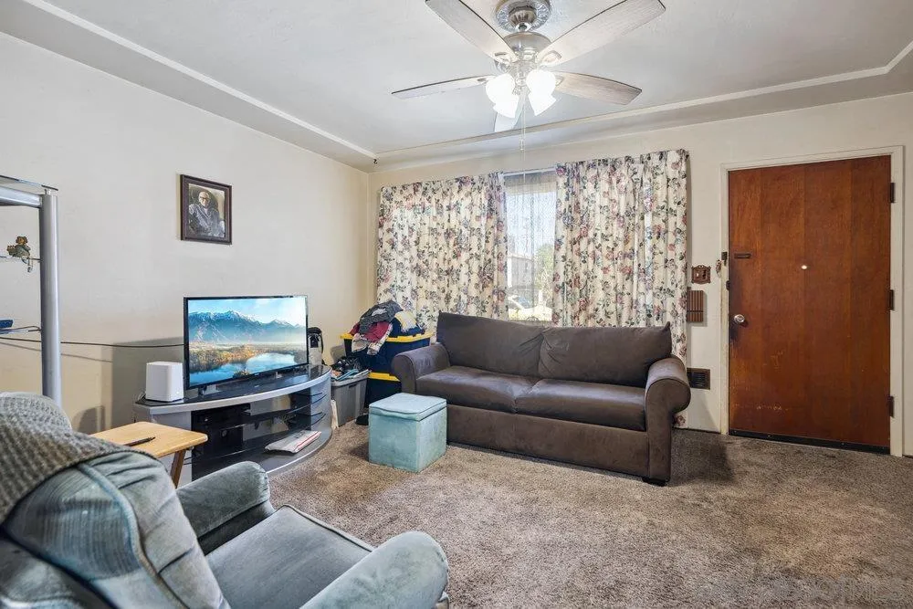 San Diego, California 92113, United States, 2 Bedrooms Bedrooms, ,1 BathroomBathrooms,Residential,Pending,78703