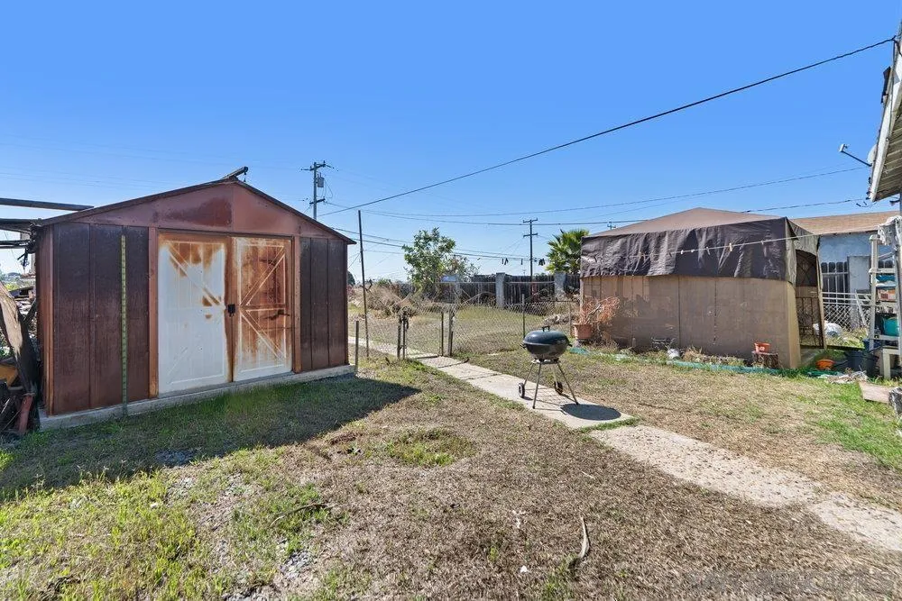 San Diego, California 92113, United States, 2 Bedrooms Bedrooms, ,1 BathroomBathrooms,Residential,Pending,78703