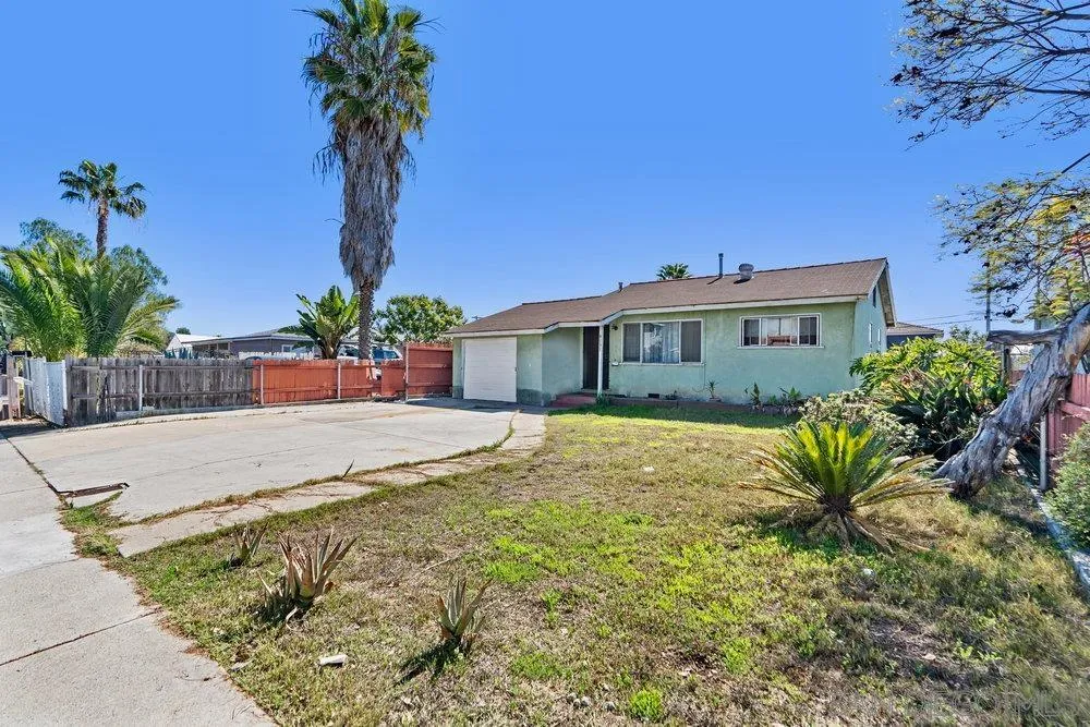 San Diego, California 92113, United States, 2 Bedrooms Bedrooms, ,1 BathroomBathrooms,Residential,Pending,78703