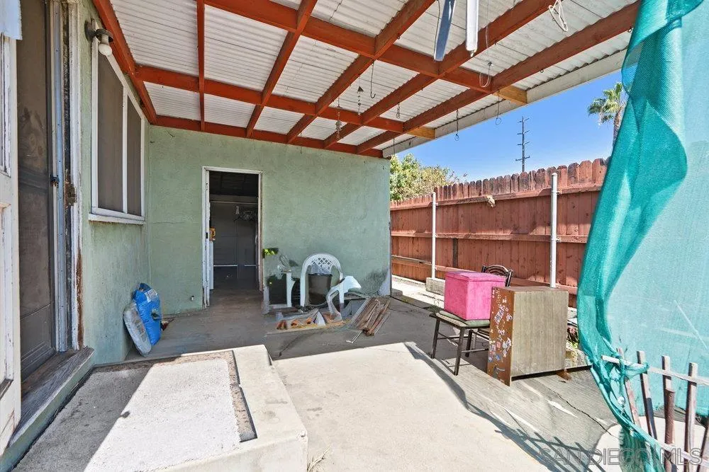 San Diego, California 92113, United States, 2 Bedrooms Bedrooms, ,1 BathroomBathrooms,Residential,Pending,78703