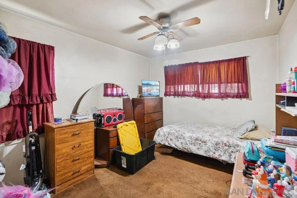 San Diego, California 92113, United States, 2 Bedrooms Bedrooms, ,1 BathroomBathrooms,Residential,Pending,78703