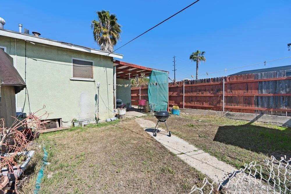 San Diego, California 92113, United States, 2 Bedrooms Bedrooms, ,1 BathroomBathrooms,Residential,Pending,78703