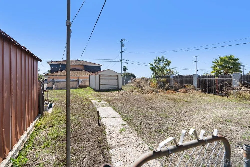 San Diego, California 92113, United States, 2 Bedrooms Bedrooms, ,1 BathroomBathrooms,Residential,Pending,78703