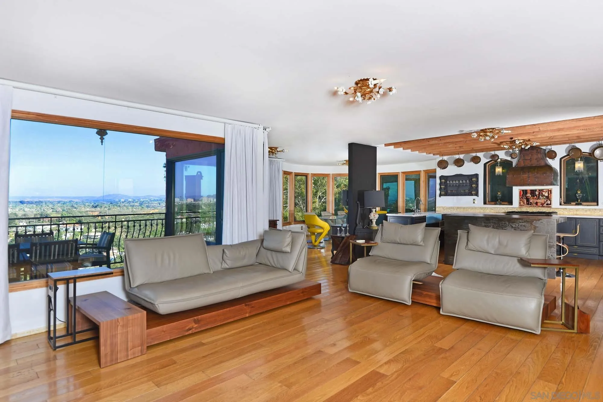 La Jolla, California 92037, United States, 3 Bedrooms Bedrooms, ,3 BathroomsBathrooms,Residential,Active,38119