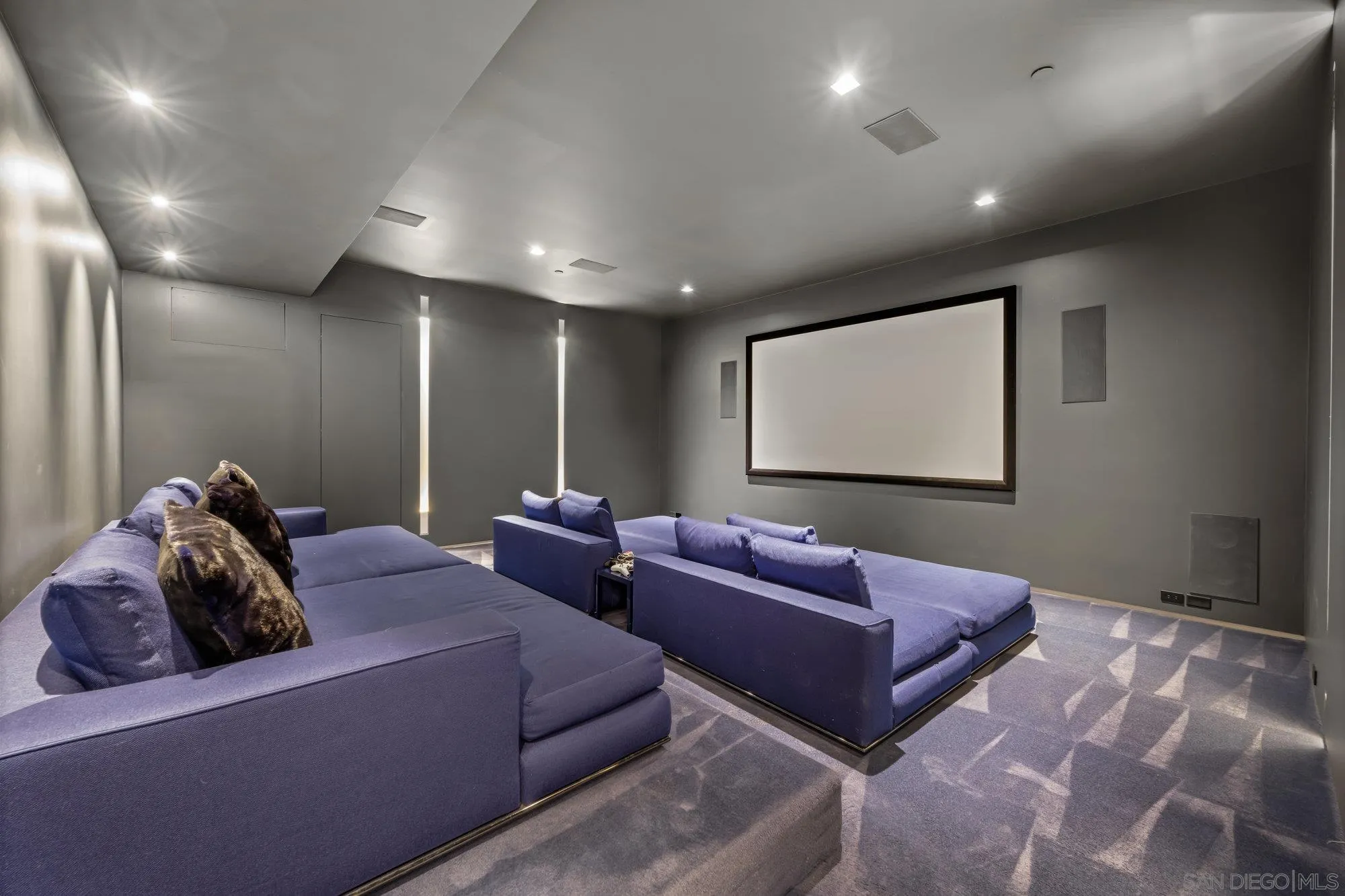 Rancho Santa Fe, California 92067, United States, 6 Bedrooms Bedrooms, ,7 BathroomsBathrooms,Residential,Active,15057