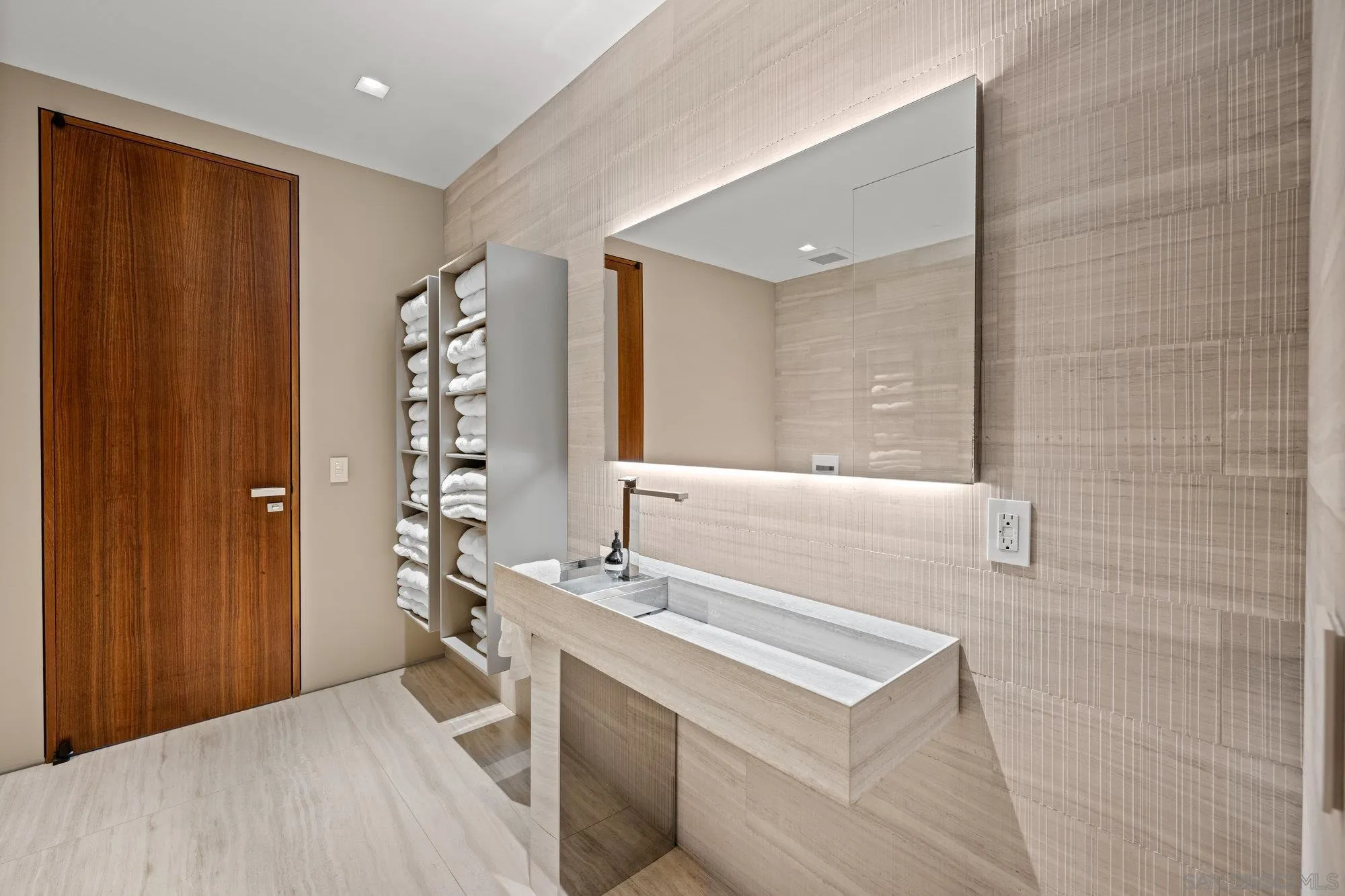 Rancho Santa Fe, California 92067, United States, 6 Bedrooms Bedrooms, ,7 BathroomsBathrooms,Residential,Active,15057