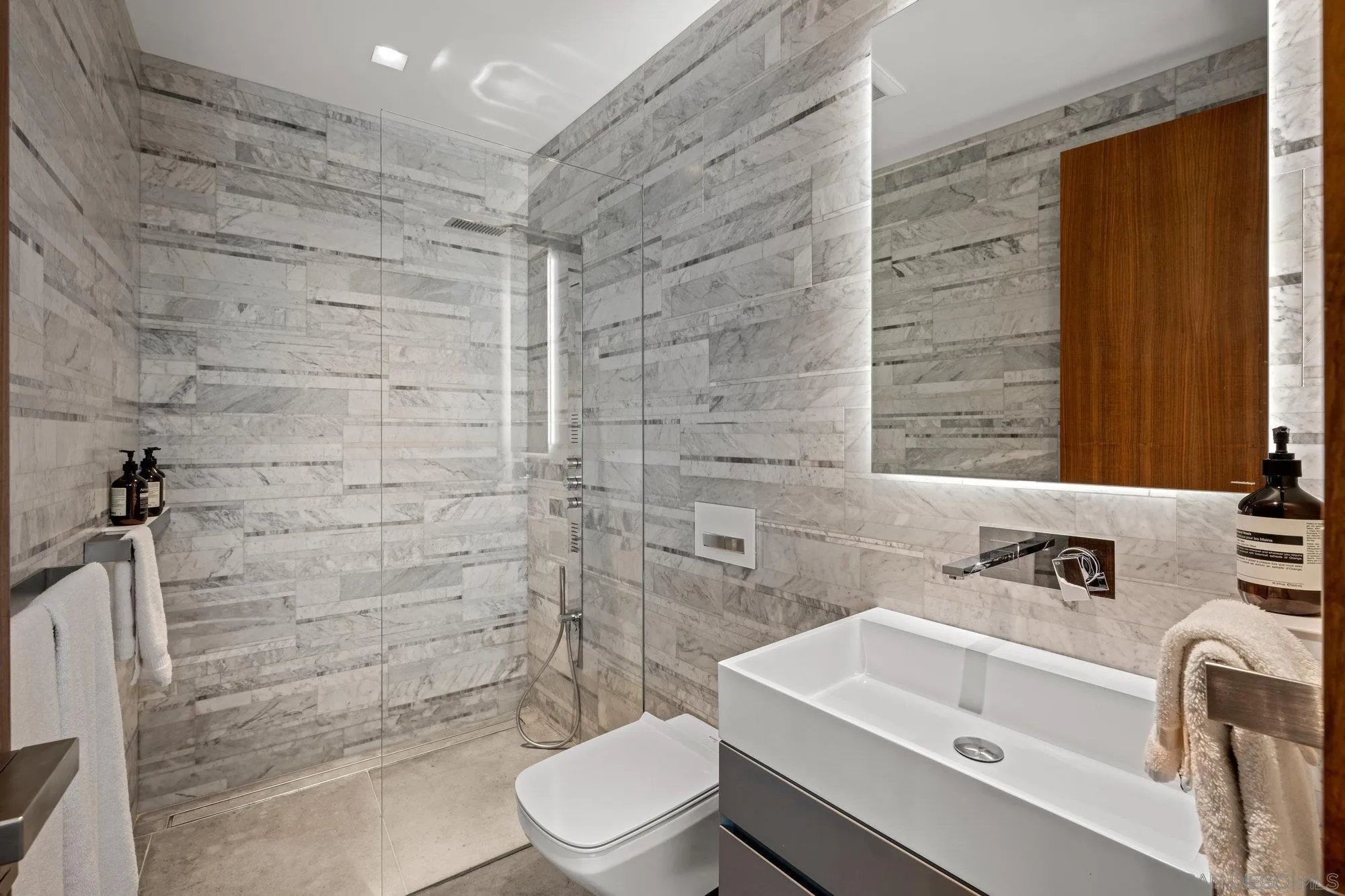 Rancho Santa Fe, California 92067, United States, 6 Bedrooms Bedrooms, ,7 BathroomsBathrooms,Residential,Active,15057