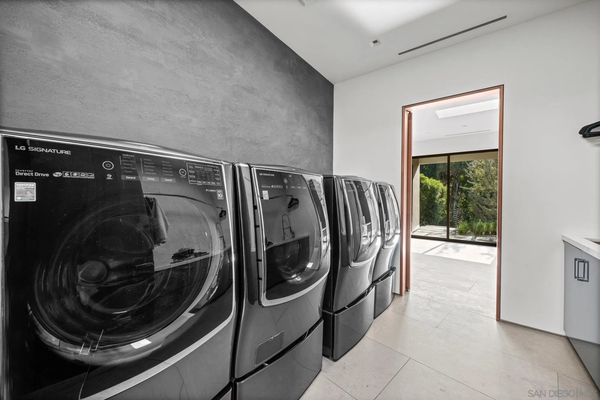 Rancho Santa Fe, California 92067, United States, 6 Bedrooms Bedrooms, ,7 BathroomsBathrooms,Residential,Active,15057