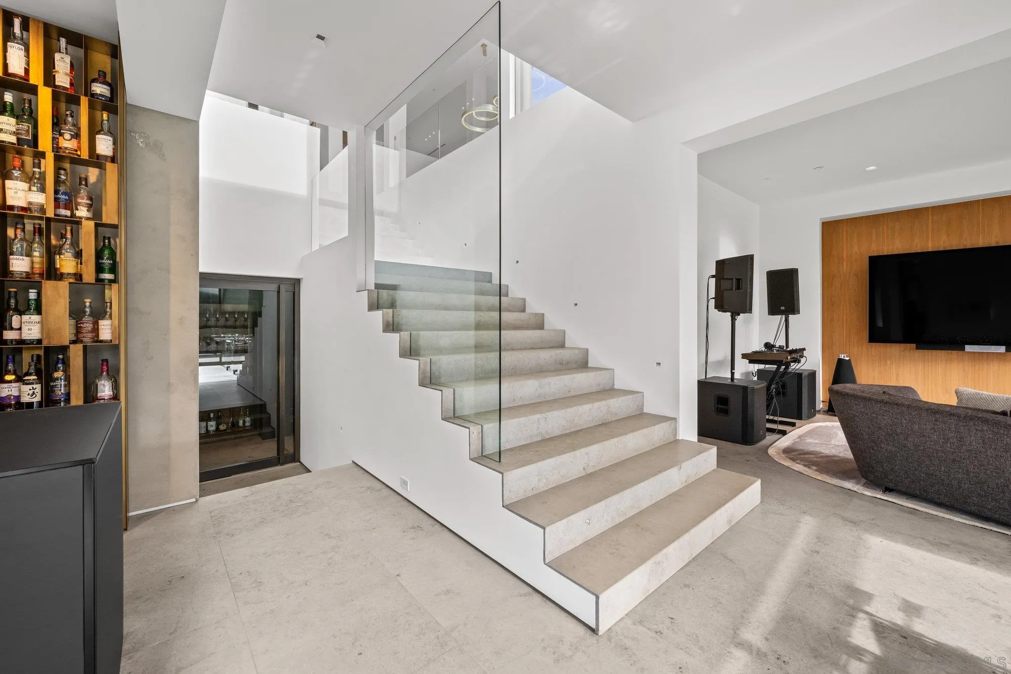 Rancho Santa Fe, California 92067, United States, 6 Bedrooms Bedrooms, ,7 BathroomsBathrooms,Residential,Active,15057