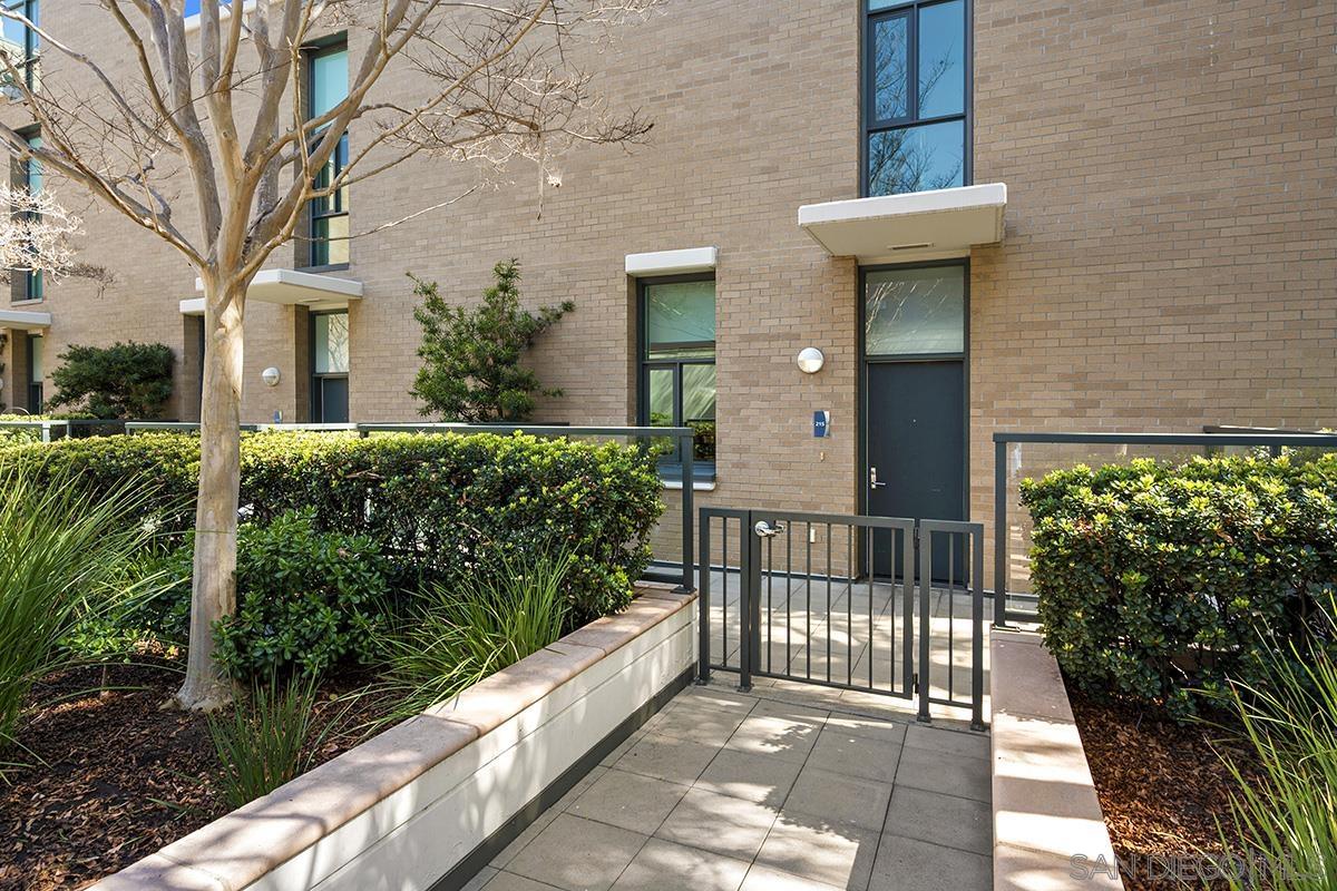 325  7th Ave  215