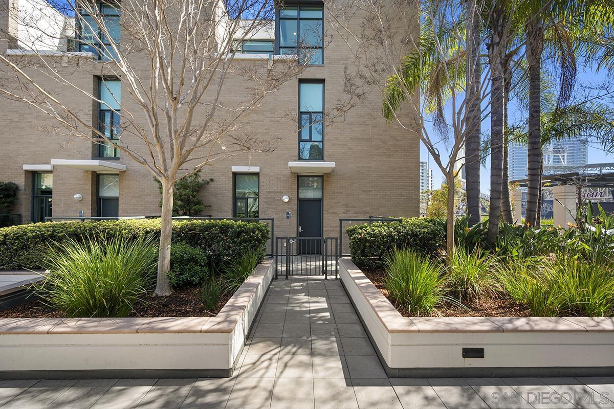 325  7th Ave  215