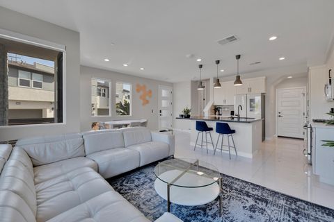 9001  Baddha Ct San Diego CA 92126