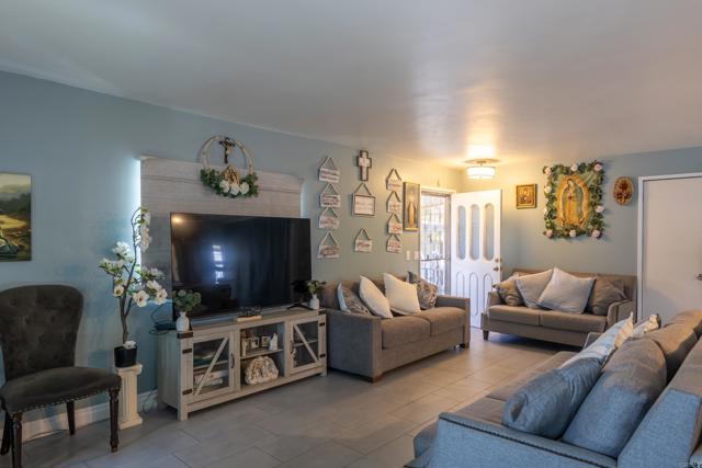 2003 Bayview Heights